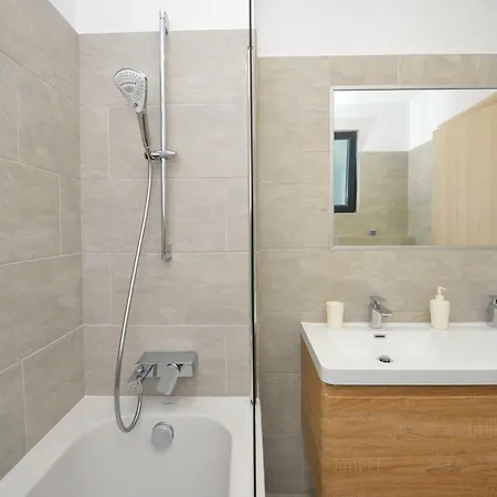 Luxury & Park View Bukarest