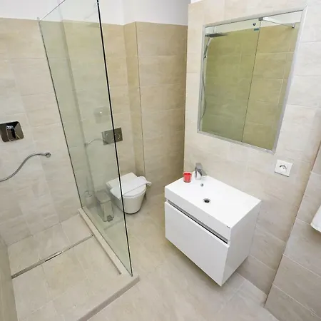 Luxury & Park View Apartment *