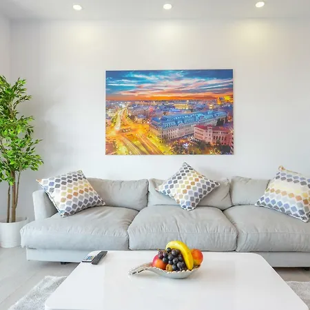 Luxury & Park View Apartment