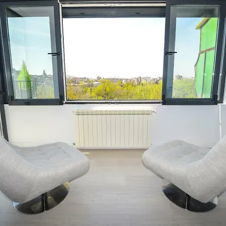 Luxury & Park View Apartment